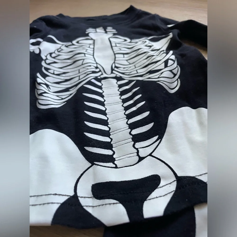 Family Feeling Size 2T Toddler Skeleton Halloween Costume / Sweats / Pajamas
